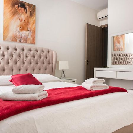Mesogios House Suites Larnaca Dış mekan fotoğraf