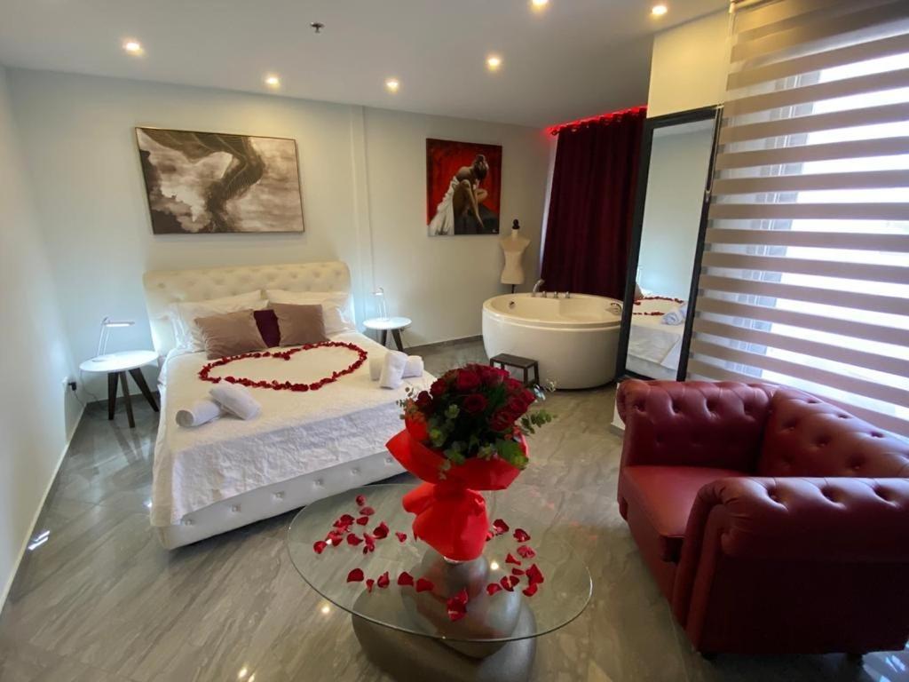 Mesogios House Suites Larnaca Dış mekan fotoğraf