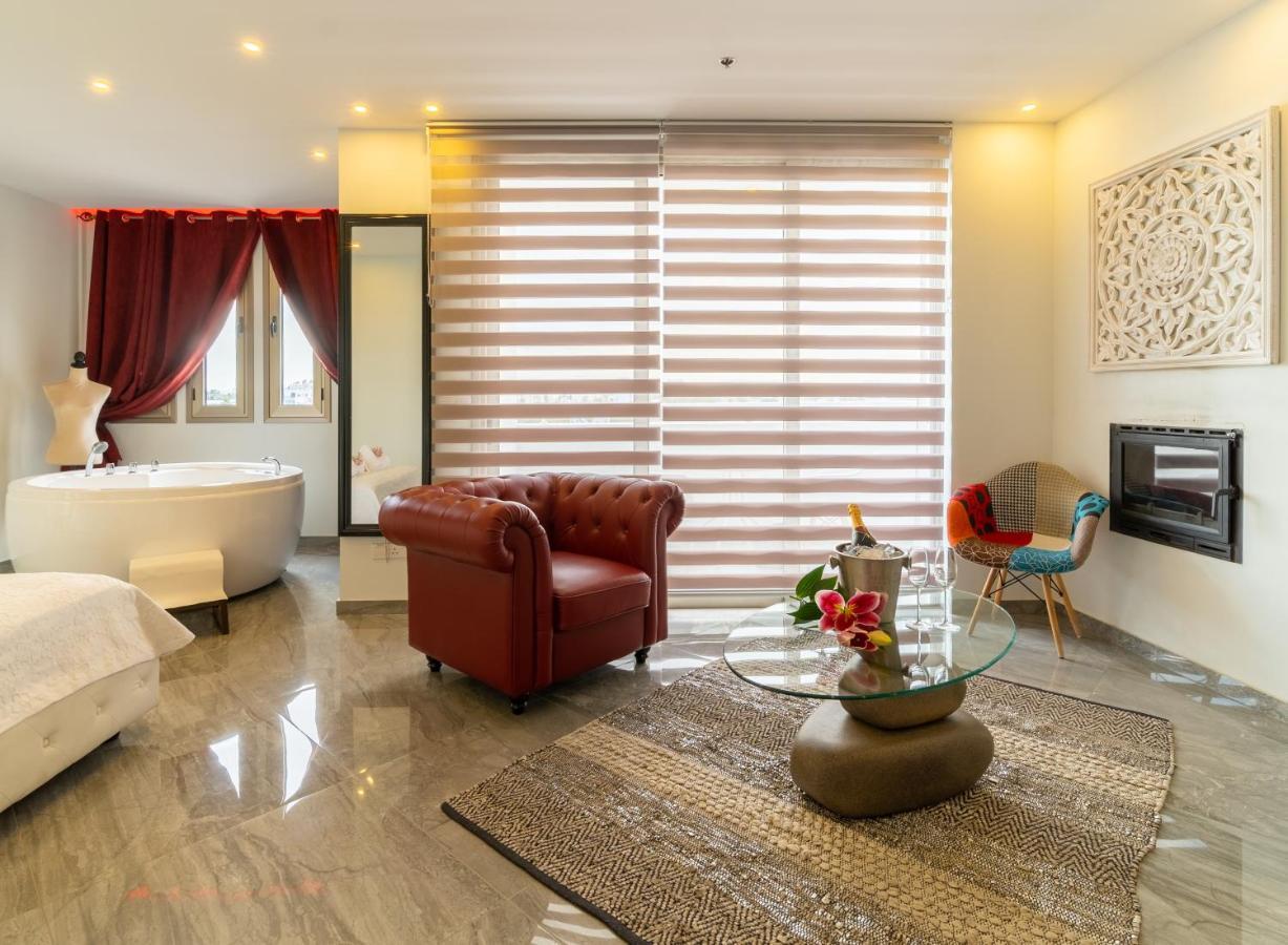 Mesogios House Suites Larnaca Dış mekan fotoğraf