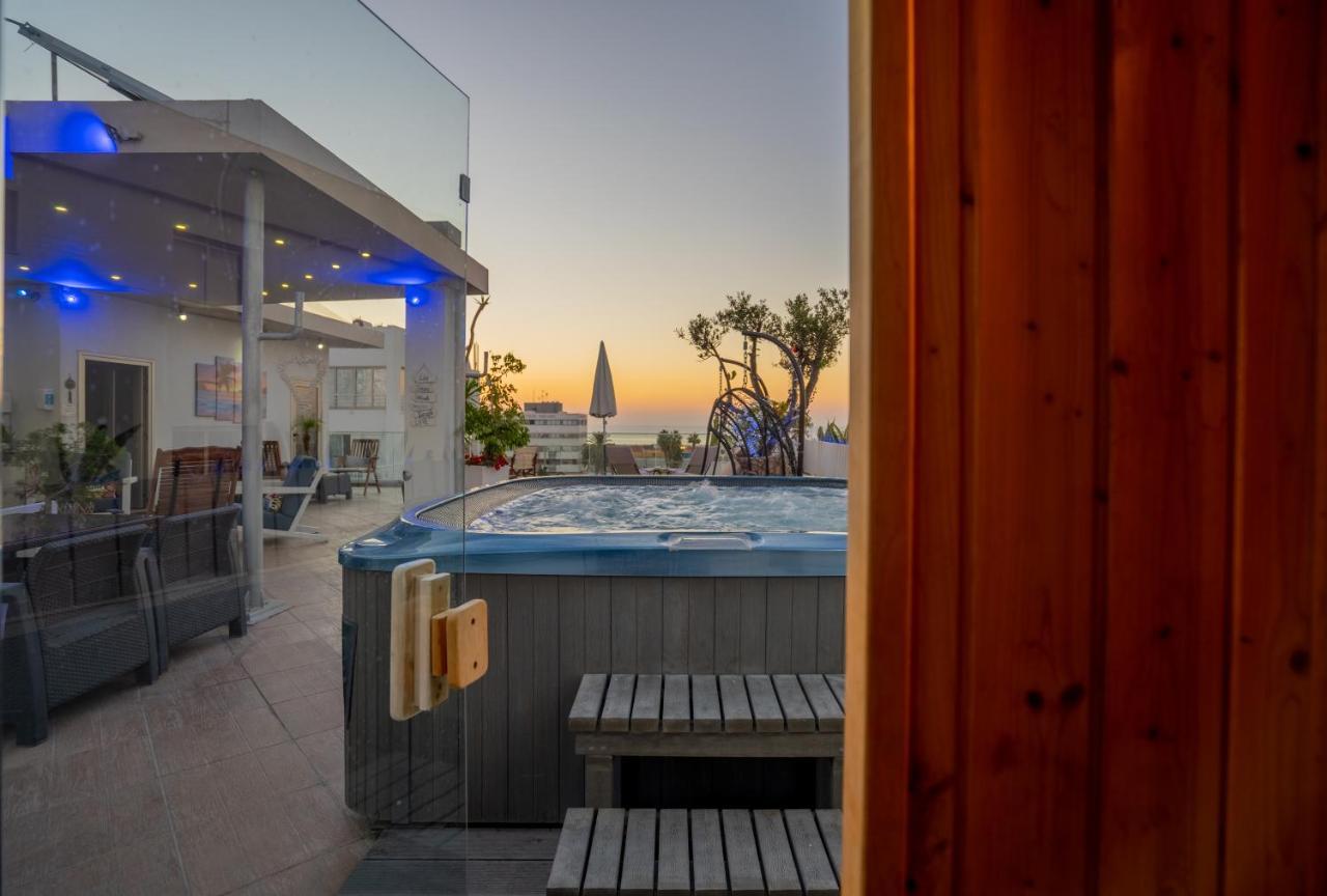 Mesogios House Suites Larnaca Dış mekan fotoğraf