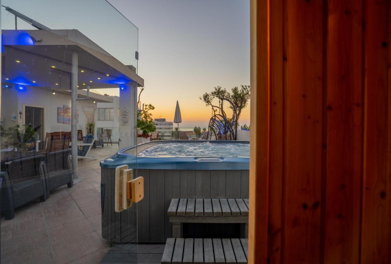 Mesogios House Suites Larnaca Dış mekan fotoğraf